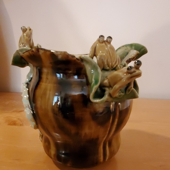 Vintage Majolica style frog vase - Picture 8 of 8